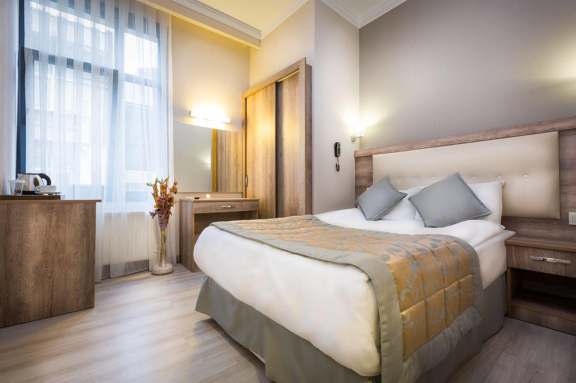 Fatih Hotel Corner Istanbul Exterior photo