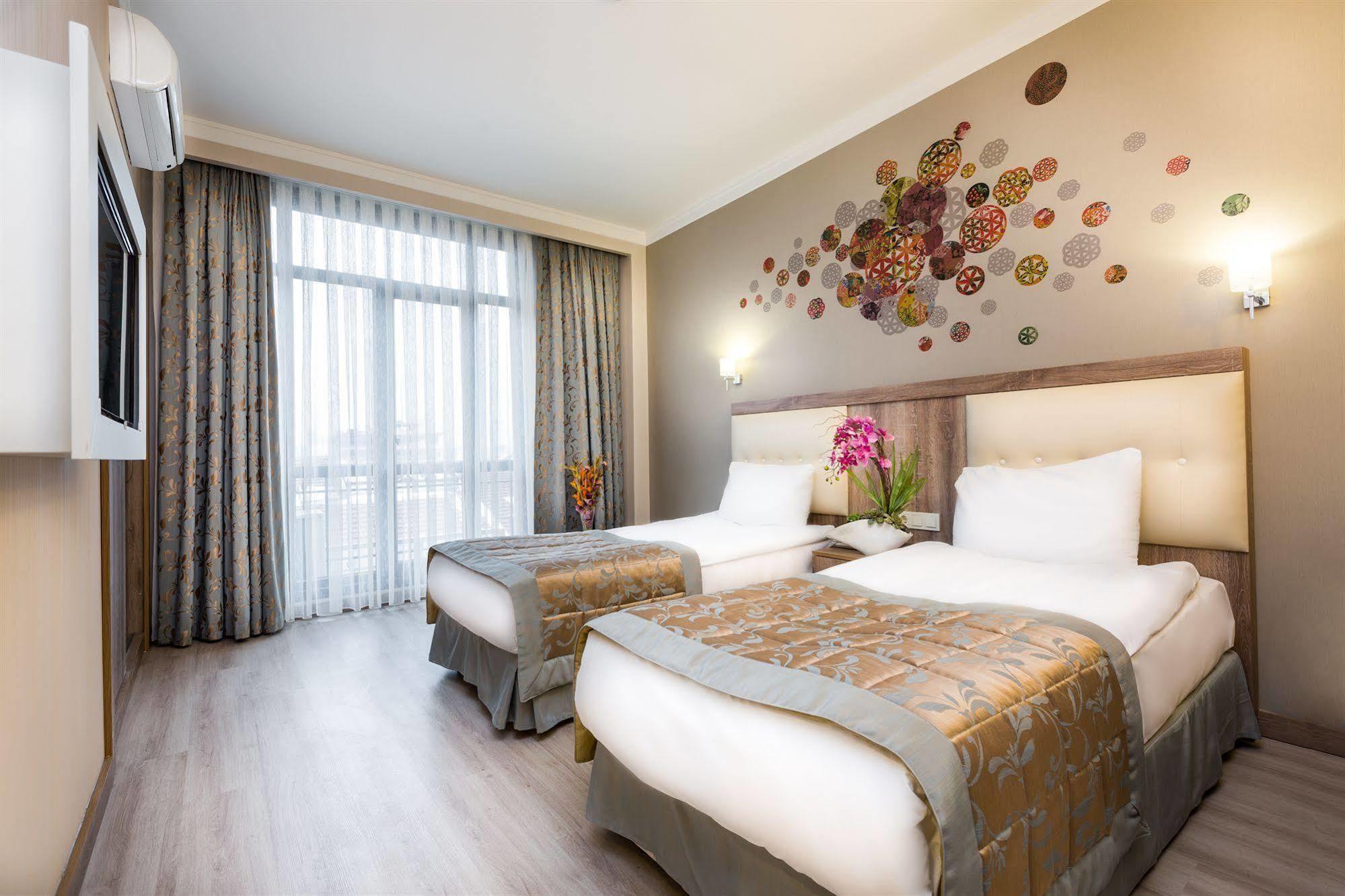 Fatih Hotel Corner Istanbul Exterior photo