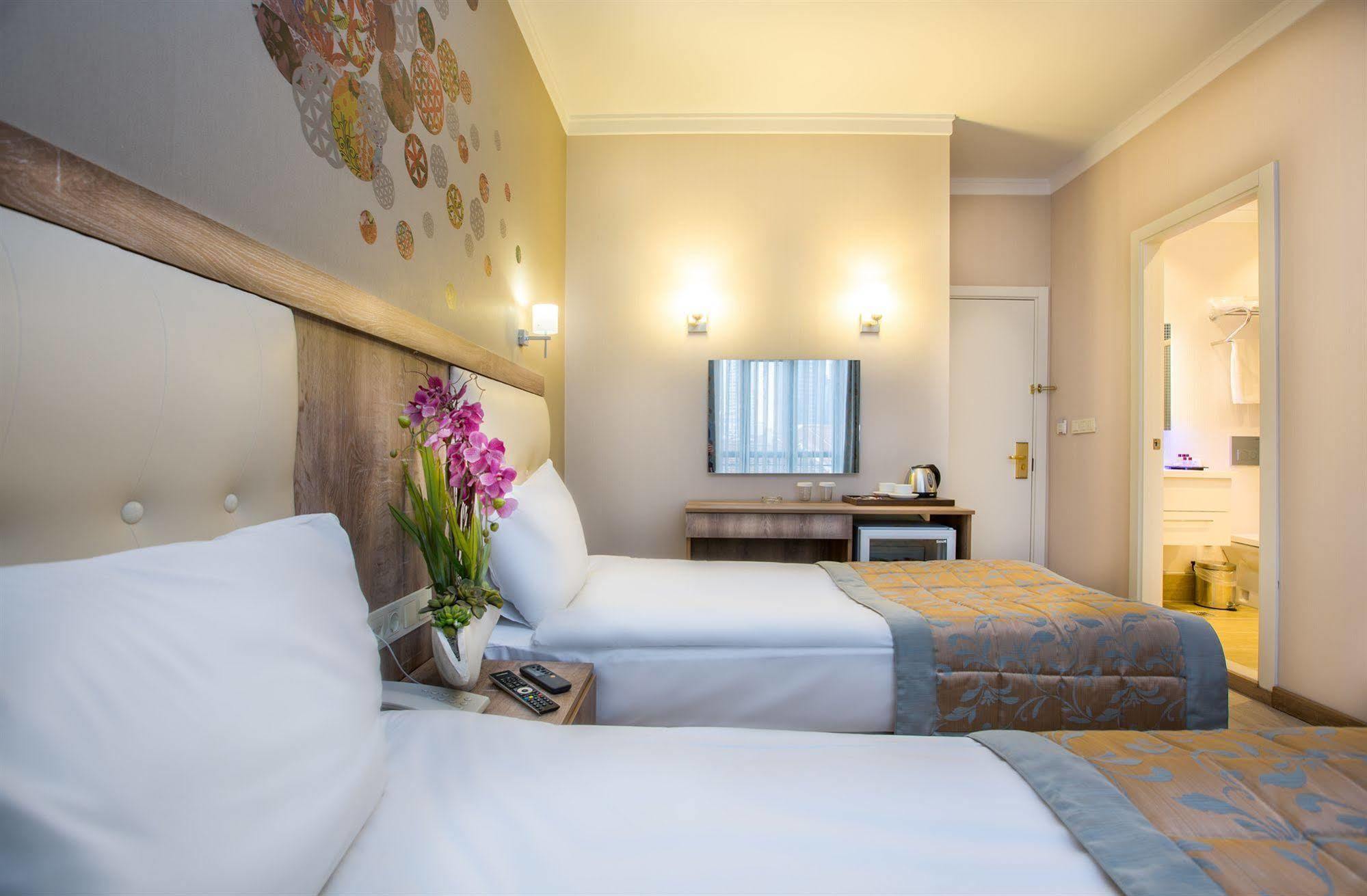 Fatih Hotel Corner Istanbul Exterior photo