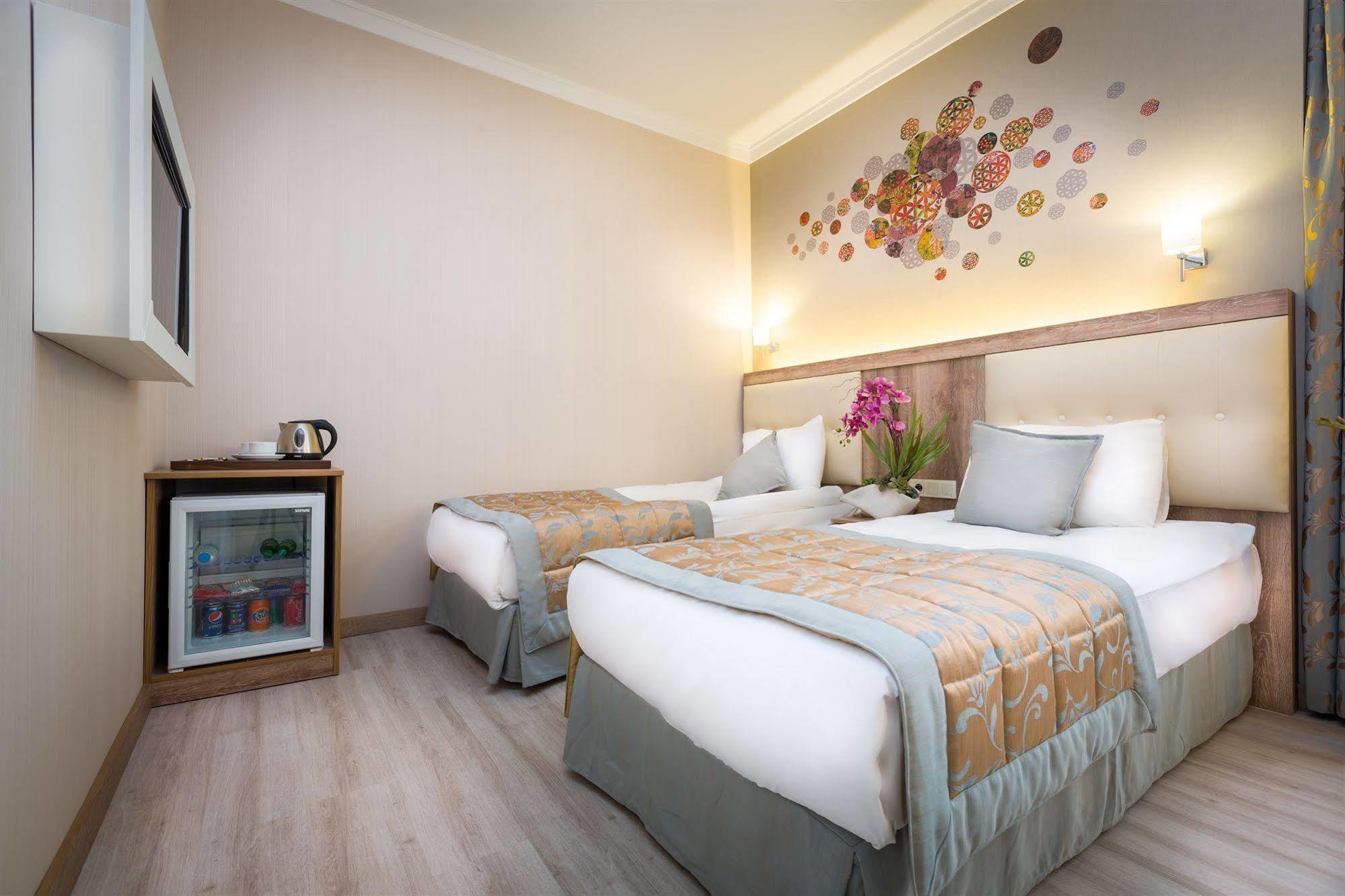 Fatih Hotel Corner Istanbul Exterior photo